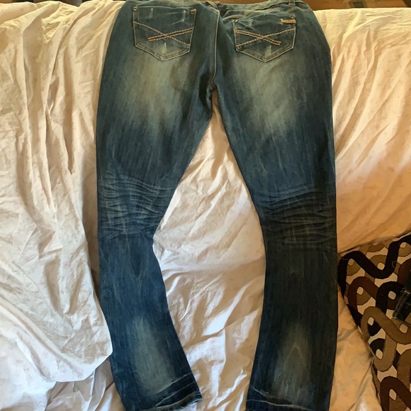 Almost famous jeans size 9 barely worn - Picture 2 of 2